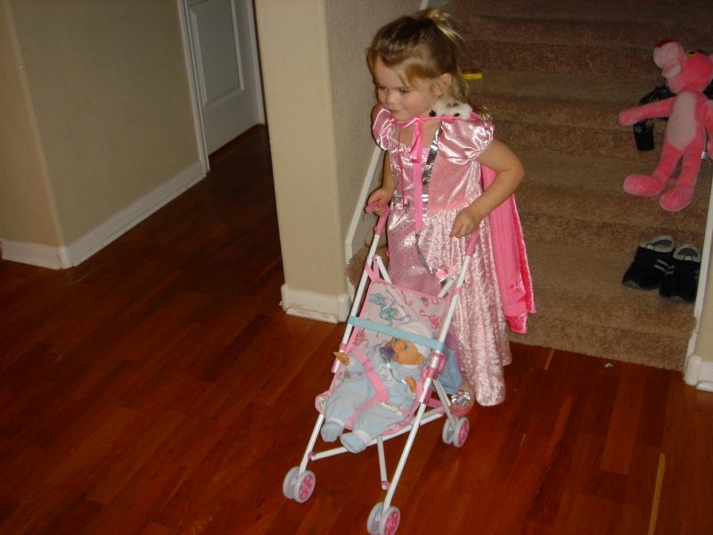 2004/12(Dec)/09(Christmas-Day)/800x600_2004-12-25 20-38-48.JPG